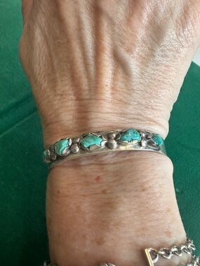 Unmarked Zuni Turquoise Stone Sterling Silver Cuff Bracelet - Turquoise